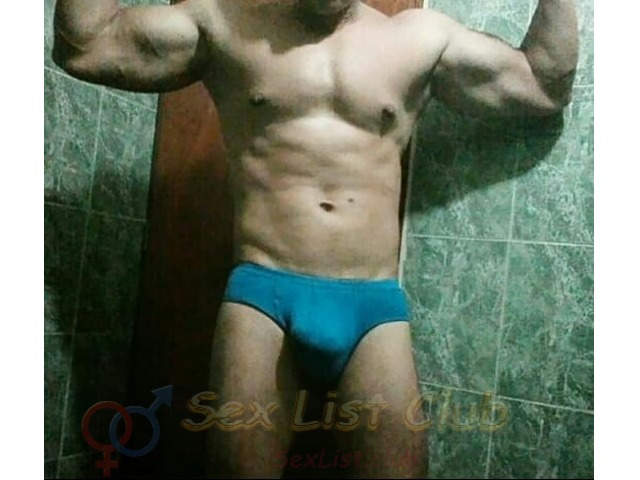 CHICO MUSCULAR CASADO OFRECE FIN DE SEMANA DE RELAX PARA TI 507 61243752