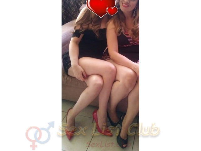 Dos hermosas colombianas maduras ofrecen un delicioso masaje