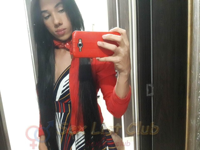 chica trans natural colombiana complaciente