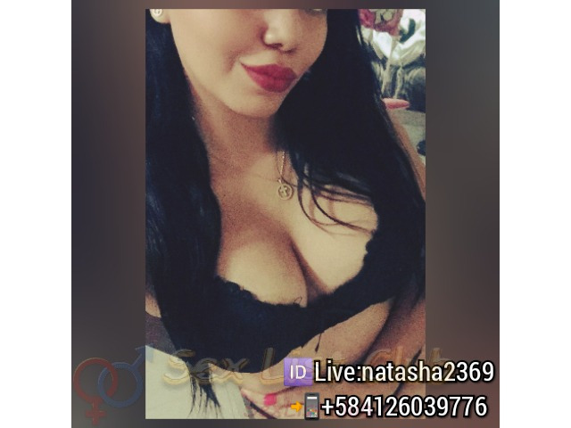 Nena caliente disponible para videollamadas