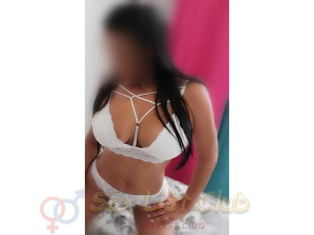 SHERYN UNA BELLA MORENA COLOMBIANA MUY SENSUAL Y COMPLACIENTE